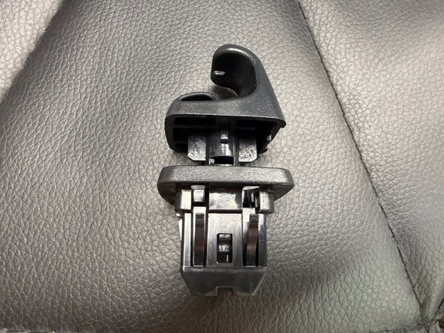 Фиксатор солнцезащитного козырька 7434833040C2 TOYOTA