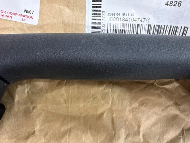 Поручни (держатели) и крючок для одежды 7461033150C0 TOYOTA