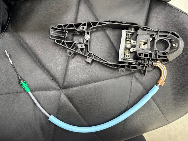 BMW 9881775 Держатель наружной ручки двери передней левой в наличии Каменское