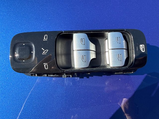 A22390010309051 MERCEDES Кнопочный блок управления стеклоподъемником передний левый купить в Киев