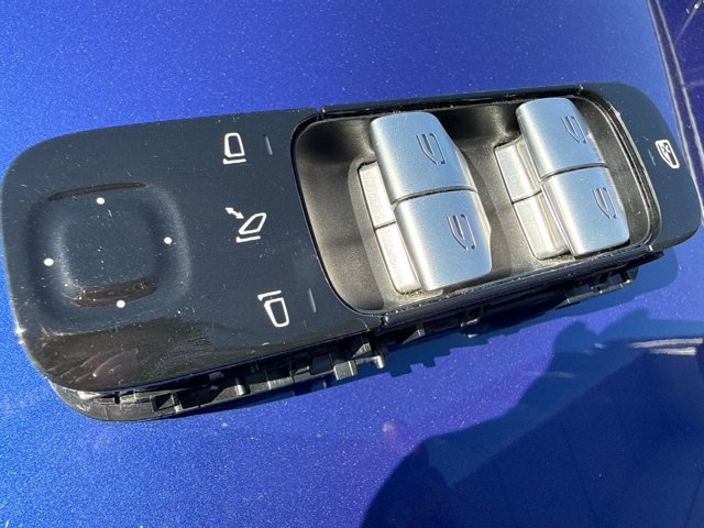 MERCEDES A22390010309051 Кнопочный блок управления стеклоподъемником передний левый в наличии Каменское