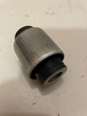 Сайлентблок заднего кулака 551591MA1A NISSAN