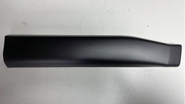 Накладка задней левой двери, нижняя 82877JG00A NISSAN