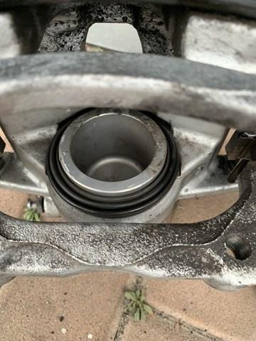Тормозной суппорт A2044213081 MERCEDES