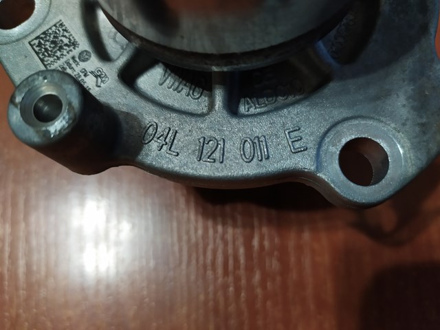 VAG 04L121011E Помпа в наличии Киев