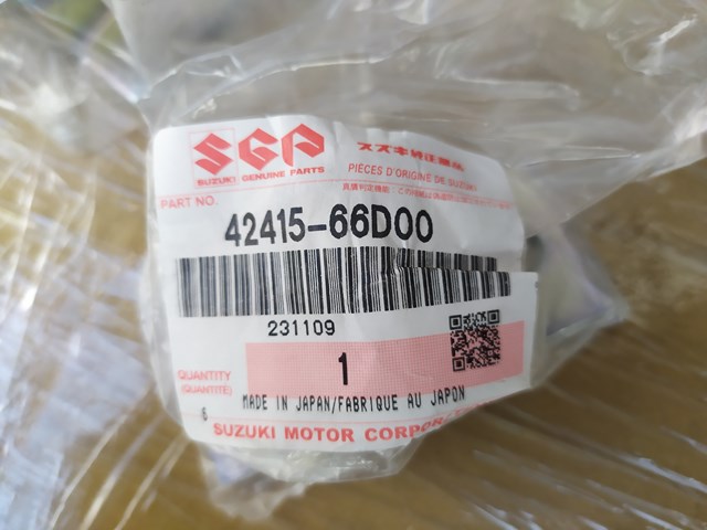 SUZUKI 4241566D00 Хомут крепления втулки стабилизатора переднего в наличии Кривой Рог