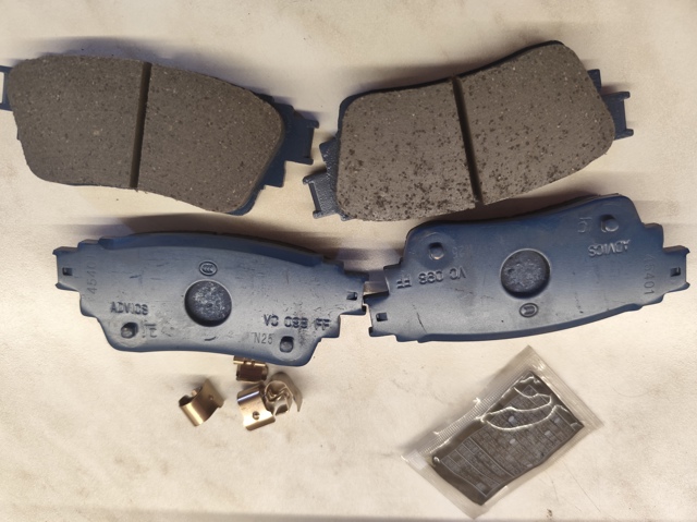 Задние дисковые колодки 4605C466 MITSUBISHI