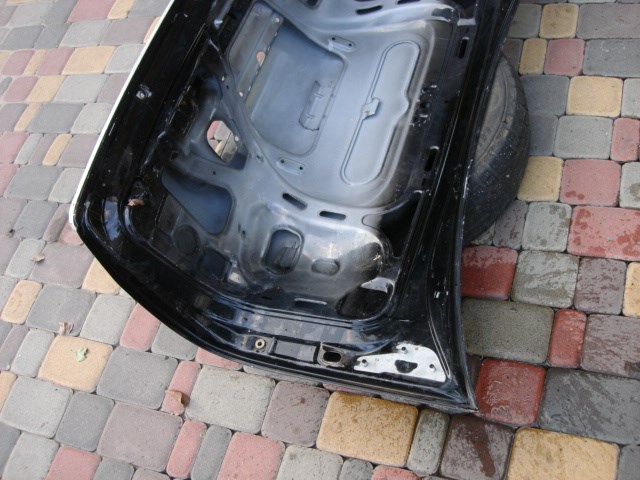 VAG 4B5827023R Крышка багажника в наличии Чернигов