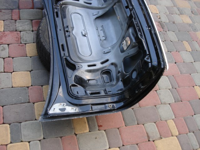 VAG 4B5827023R Крышка багажника в наличии Чернигов