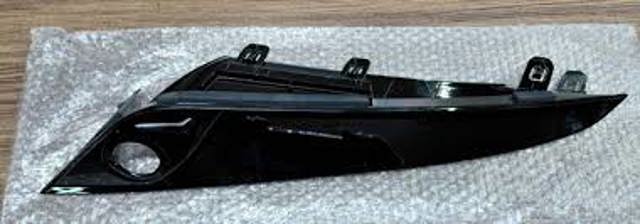 Решетка бампера переднего правая 622565MP1B NISSAN