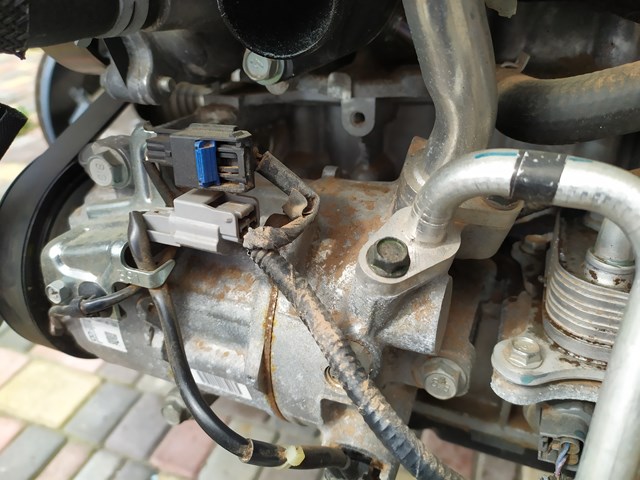 Компрессор климатической установки 926006RA0B NISSAN