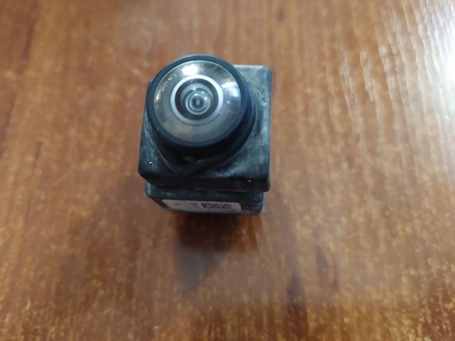 Камера заднего вида LR105215 LAND ROVER