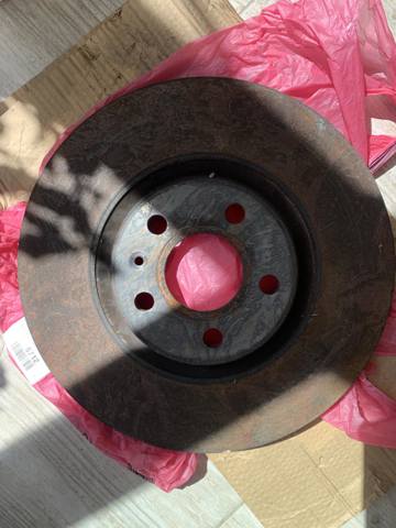 Передний тормозной диск Volvo XC60 2