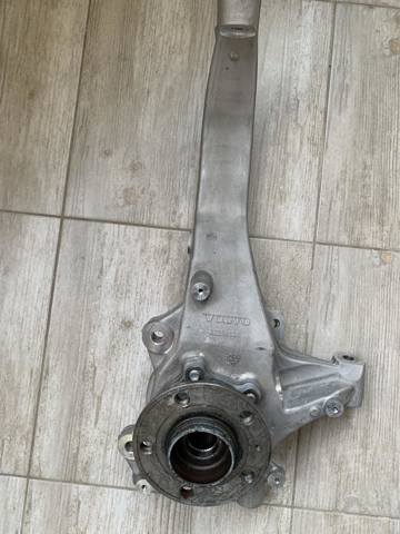 32298139 VOLVO Цапфа передняя левая купить в Винница