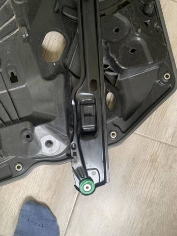 VAG 7P6837755C Механизм стеклоподъемника двери передней левой в наличии Ужгород