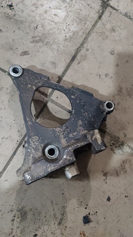 NISSAN 112318H800 Кронштейн подушки (опоры) двигателя правой в наличии Ровно