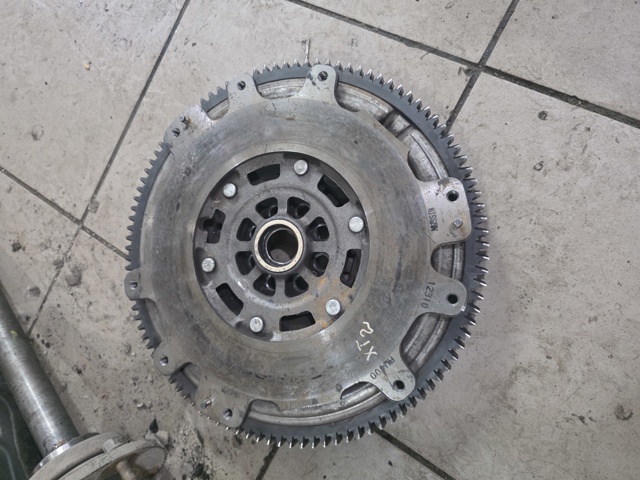 12310AW400 Nissan/Infiniti Маховик двигателя