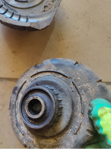 Подушка амортизатора переднего 30683637 VOLVO