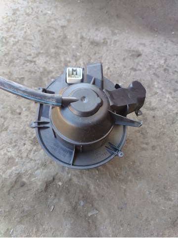 30733954 VOLVO Мотор вентилятора печки (отопителя салона) задний купить в Тернополь