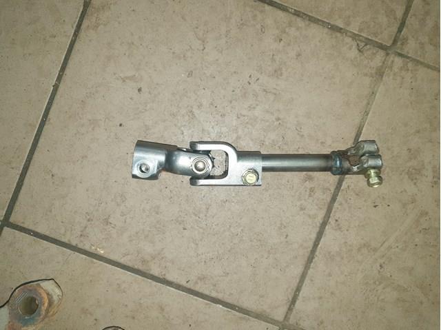 Вал рулевой колонки, нижний 4520902010 TOYOTA