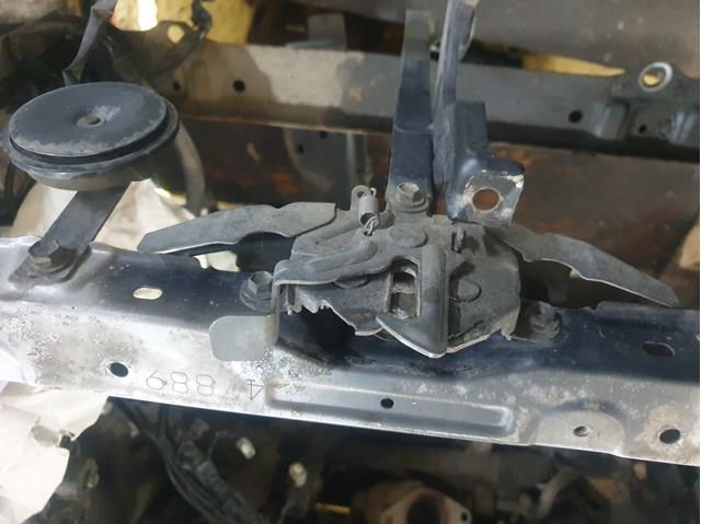 Запор капота (замок и привод замка капота) 5351002140 TOYOTA