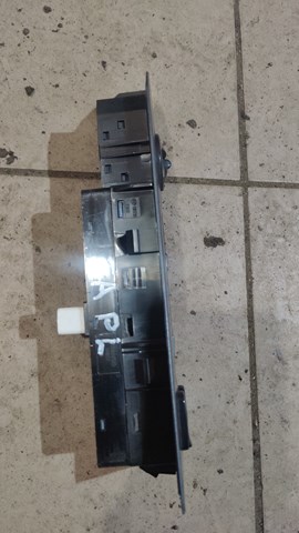 93501H1100AX HYUNDAI Кнопочный блок управления стеклоподъемником передний левый купить в Житомир