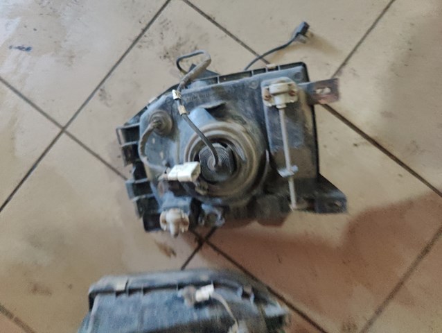 MB831072 Правая фара купить Николаев