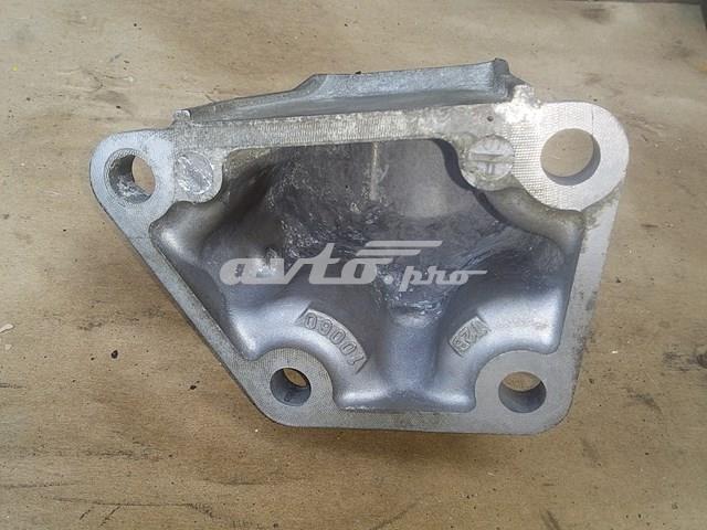 1230231010 TOYOTA Кронштейн подушки (опоры) двигателя левой купить в Чернигов