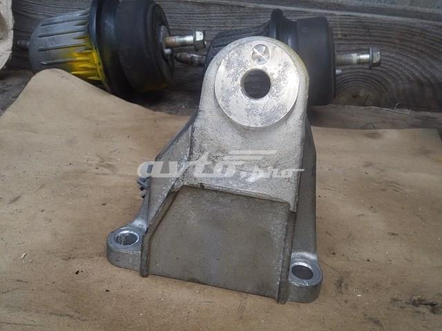 1230231010 TOYOTA Кронштейн подушки (опоры) двигателя левой купить в Украина