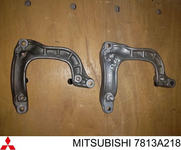 Кронштейн компрессора кондиционера 7813A218 MITSUBISHI