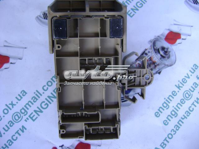 Блок предохранителей задний, салонный 82201FG010 SUBARU