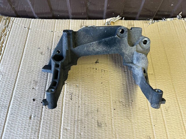 Кронштейн подушки КПП 55219008 FIAT