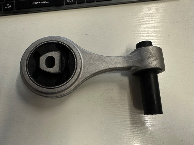 Задняя подушка двигателя 684347 OPEL