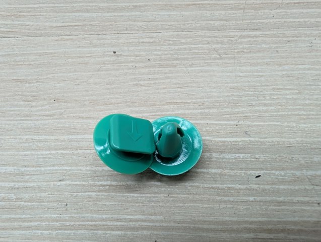 CHRYSLER 71748293 Пистон (клип) обшивки стойки кузова в наличии Ужгород