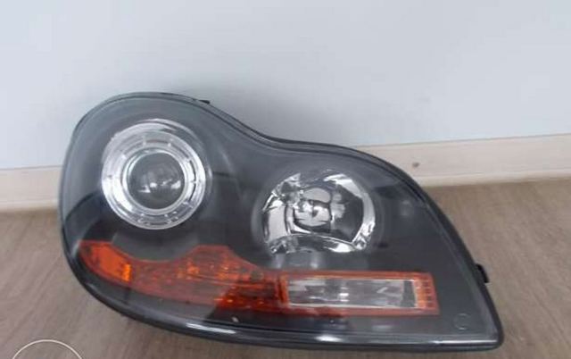 Правая блок фара 1017001077 GEELY