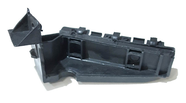 Левое крепление переднего бампера T112803571 CHERY