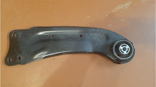 Рычаг/тяга задней подвески продольный нижний, левый 3C0505225B VAG
