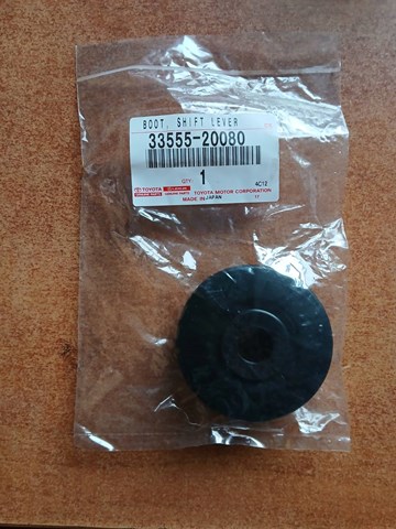 Пыльник кулисы КПП 3355520080 TOYOTA