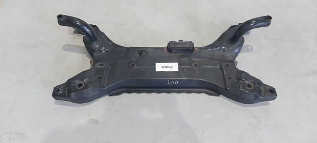 Поперечина передней подвески 4000A414 MITSUBISHI