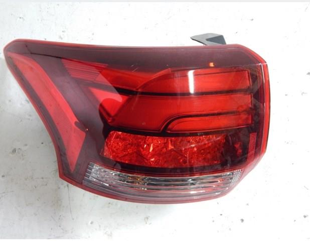 Фонарь задний левый, внешний 8330B173 MITSUBISHI