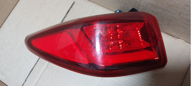 Фонарь задний левый, внешний 92401J9000 HYUNDAI