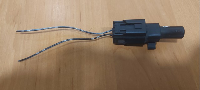 Датчик температуры воздуха G51861764A MAZDA