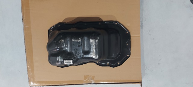 Масляный поддон двигателя PE0110400 MAZDA