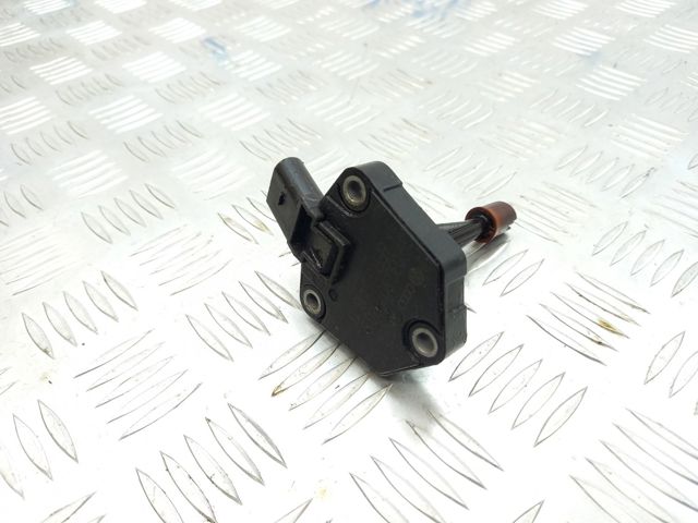Датчик уровня масла 03C907660R VAG