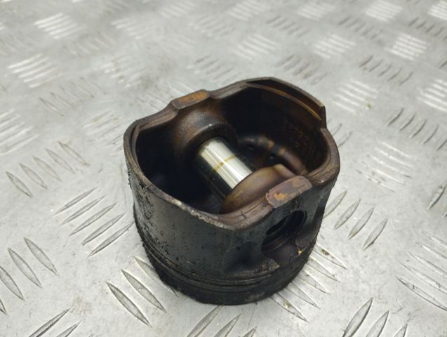 Поршень в комплекте на 1 цилиндр, STD 058107065M VAG