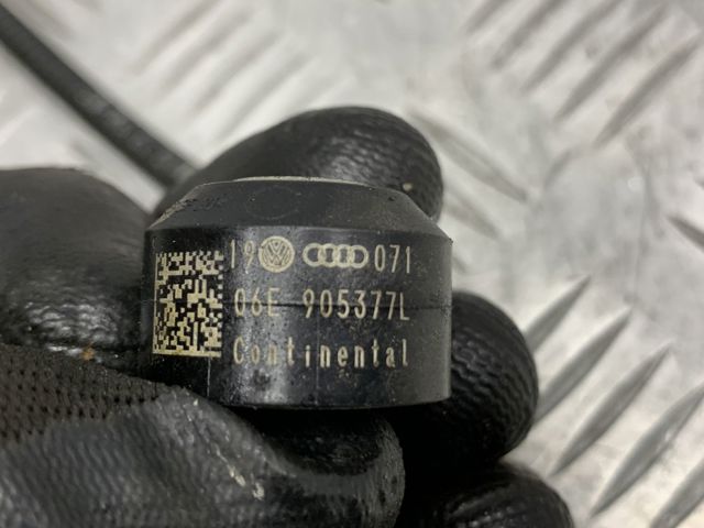 Датчик самовоспламенения 06E905377L VAG