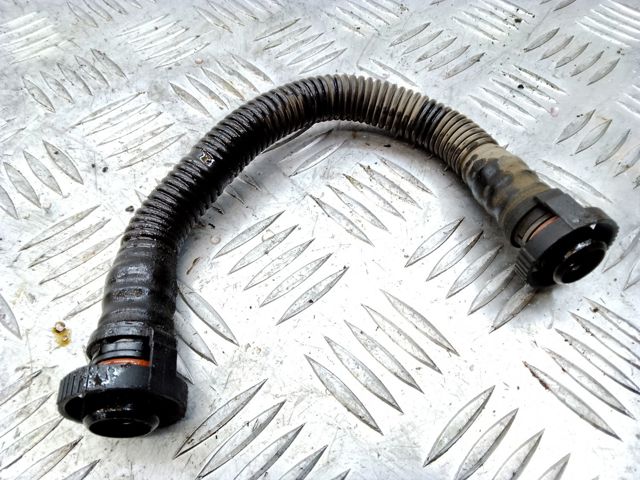 Шланг вентеляции картера 06F103221F VAG