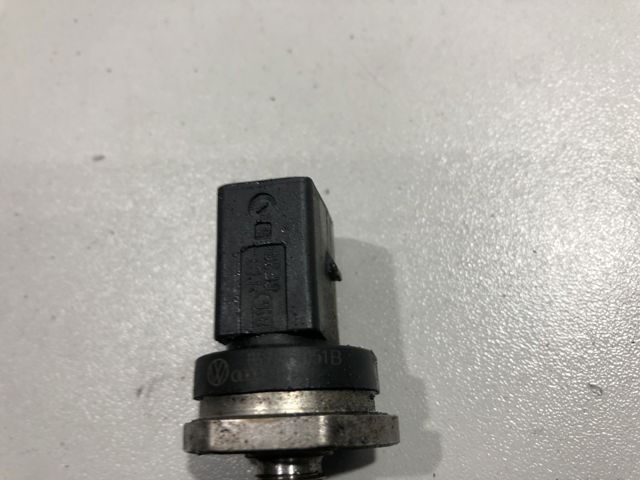 VAG 06J906051B Датчик давления топлива в наличии Львов