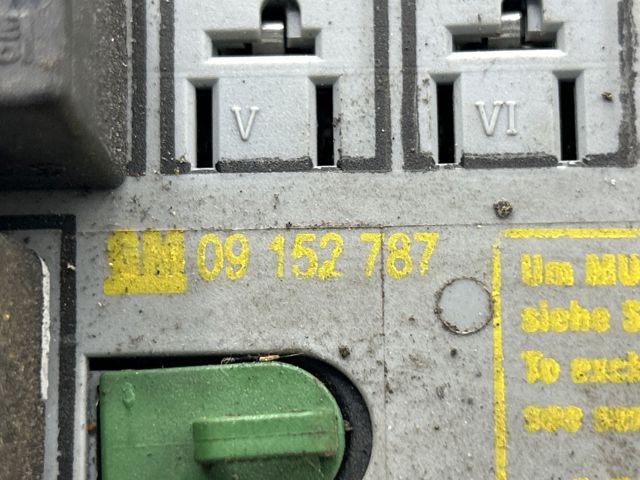 OPEL 09152787 Блок предохранителей в наличии Украина