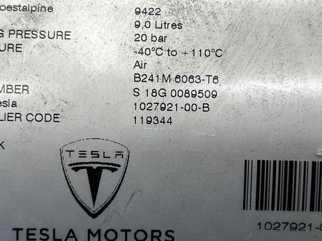 Ресивер пневматической системы 102792100B TESLA